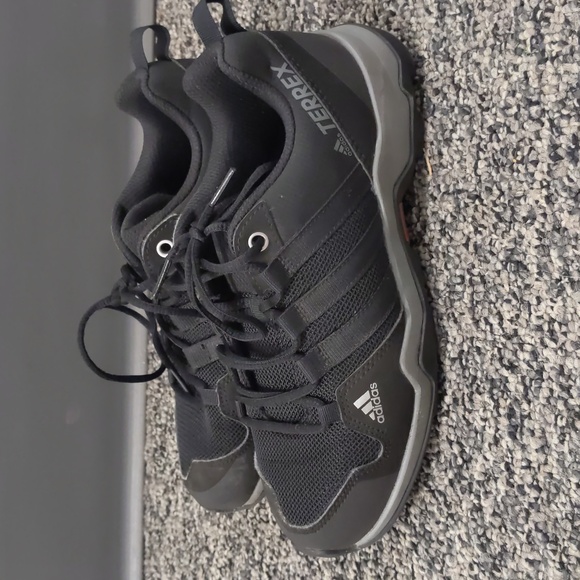 Adidas Outdoor Boy's Terrex Ax2r Hiking Boot - Picture 3 of 5